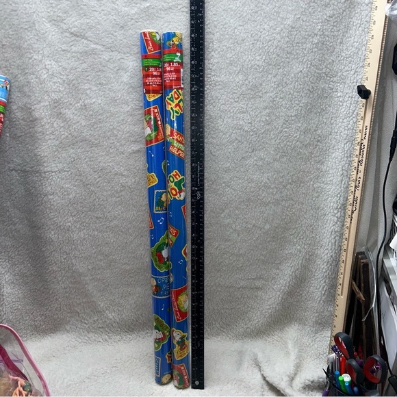 Peanuts 2012 Christmas Gift Wrap 20 sq ft 2 rolls Snoopy Charlie Sally Brown - Picture 4 of 12